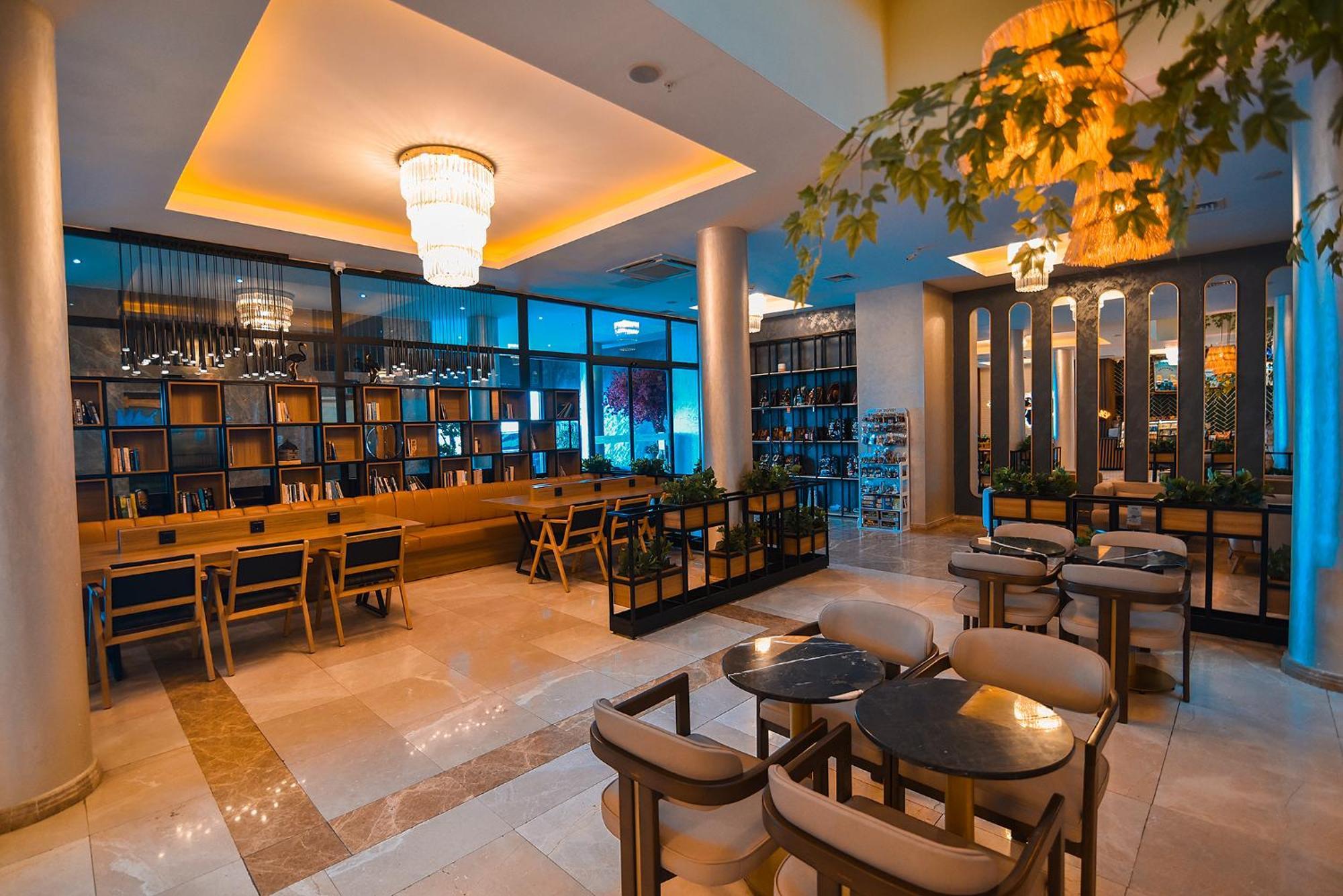 Royal Comfort Hotel Arakli Exterior photo