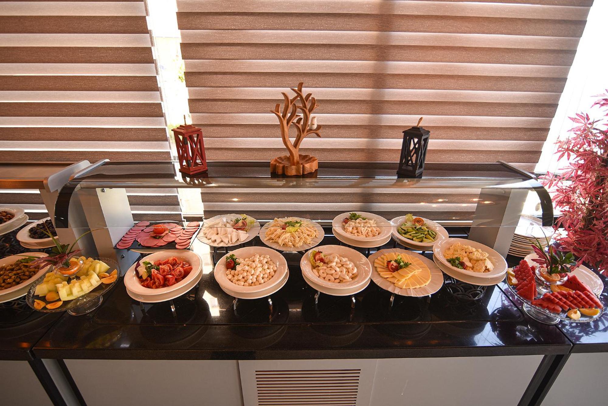 Royal Comfort Hotel Arakli Exterior photo