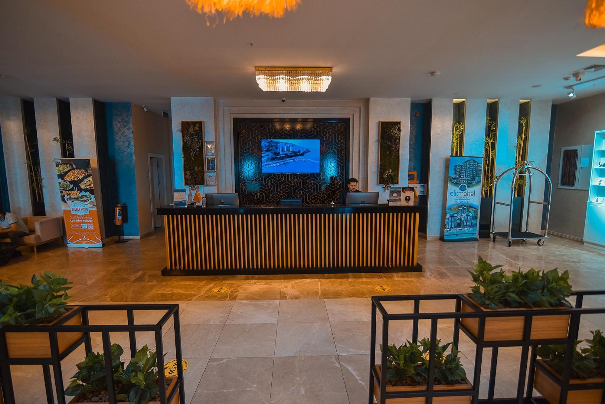 Royal Comfort Hotel Arakli Exterior photo